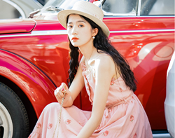 这个夏天如何拯救衣荒?藕粉裙告诉你答案