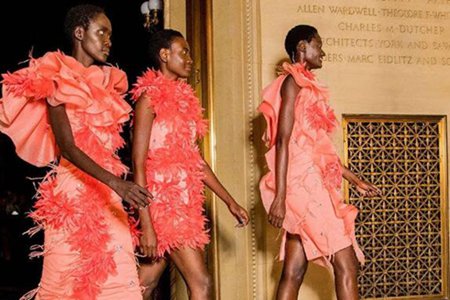 珊瑚橘美炸却难穿，时髦精不妨试试这种流行色