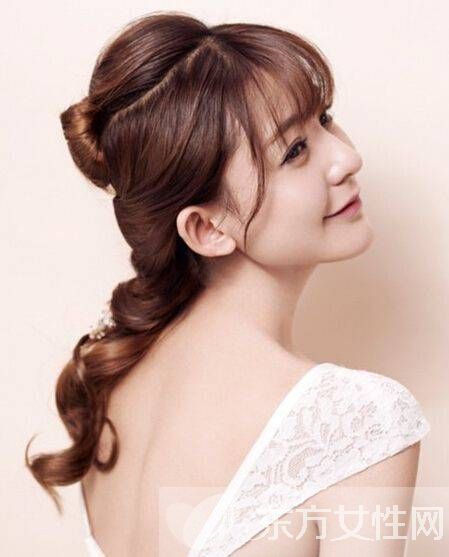 浪漫新娘发型编制 5款小清新发型做个精致新娘