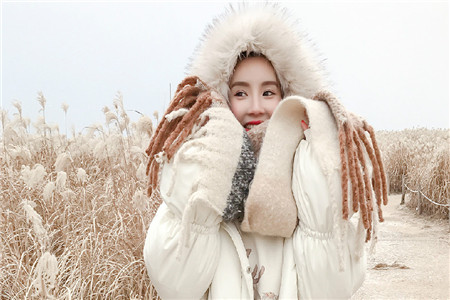 中长及膝羽绒服