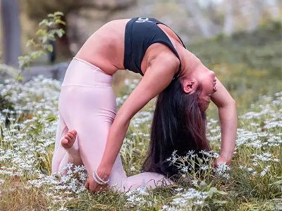 常练六个瑜伽体式，帮你塑造好身材：下篇