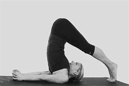 3个瑜伽动作，让你的身体更轻松，气色更好