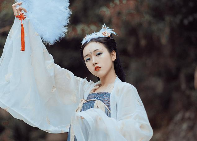 5种瑜伽式动作教程，初学入门者也能轻松搞定拉筋法