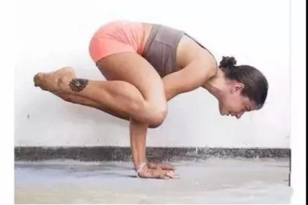 瑜伽乌鸦式的特殊变体，你学会了几个？：上篇1.jpg