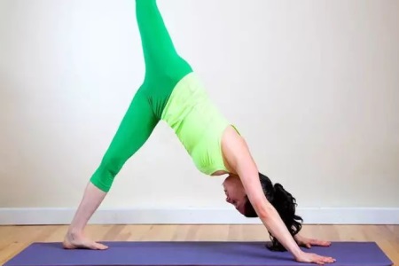 掰腿的正确姿势