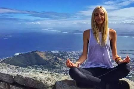 调理月经、改善更年期综合征，这些瑜伽动作大有帮助