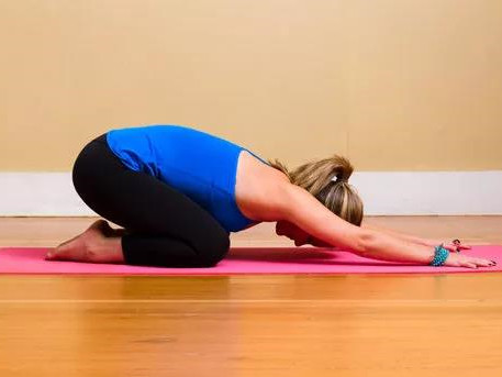 瑜伽跪姿，练出健康好身材