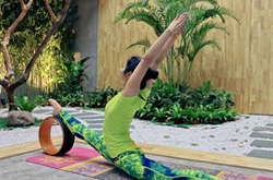 女人做瑜伽减肥需要注意什么 空腹不能做瑜伽