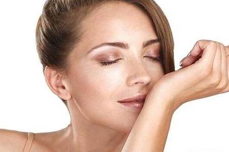 香水没有性别的差异，女人用男香或许更有魅惑的味道