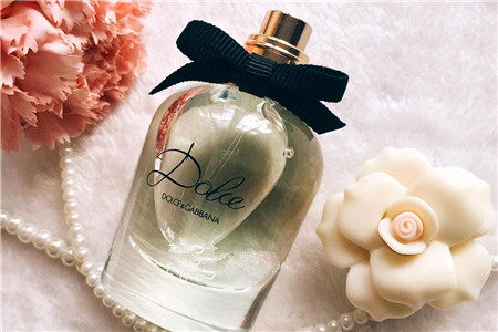 优雅花香带来精致生活，两款奢侈女性香水
