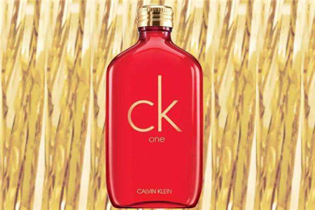 红色美艳香水瓶，不同香型风格各异