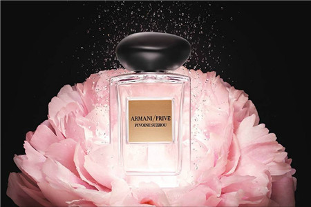 香水女人打造精致生活，一抹牡丹香增加女性温柔
