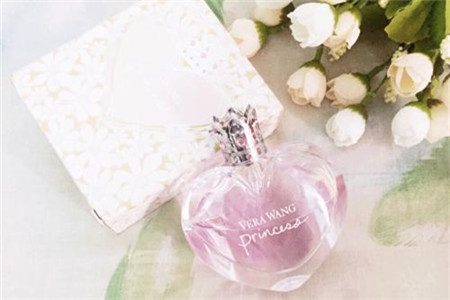 少女香水清爽迷人，春天最甜美的一款香型