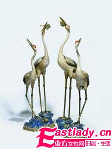 清雍正御制掐丝珐琅双鹤香炉 估价超1.2亿港元