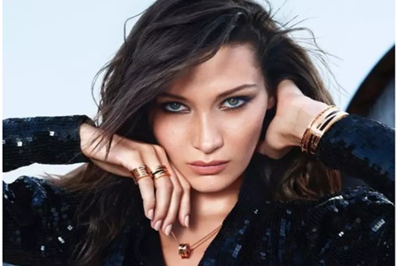 奢侈珠宝饰品，金银的高级感衬出女性典雅