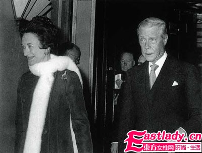 温莎公爵夫人珠宝拍卖会 最 字当头创纪录