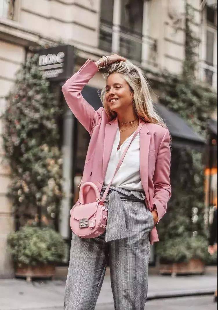 春天就是要粉嫩度过，教你粉色最佳搭配