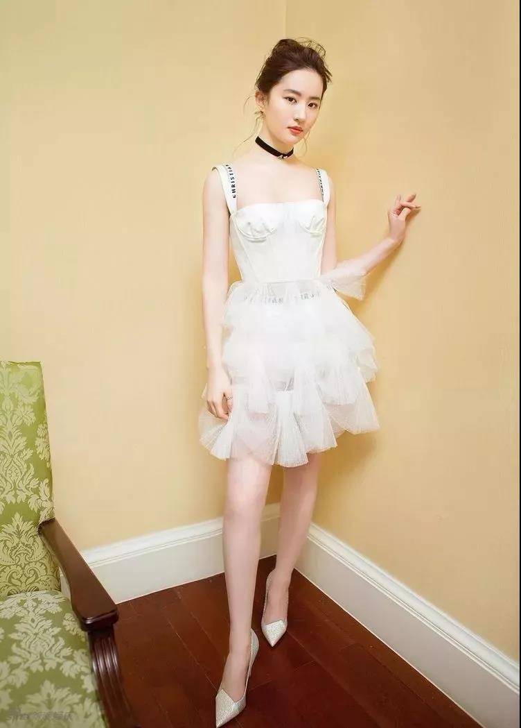 又仙又美的蛋糕裙，到底该怎么融入日常