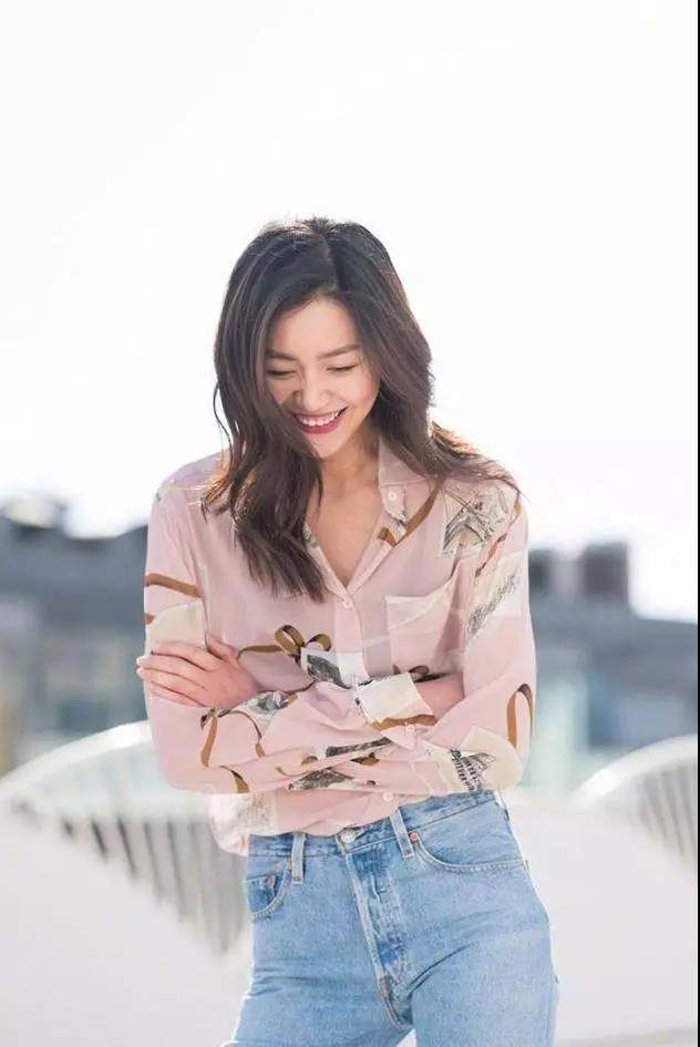 如何将衬衫穿出新意？教你几款日常风