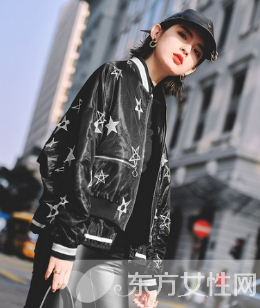 棒球服搭配什么裤子 休闲风棒球服从来没有失误过