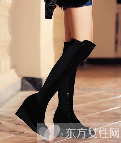 短裙长靴性感搭配 平凡女生变女神只要这一步