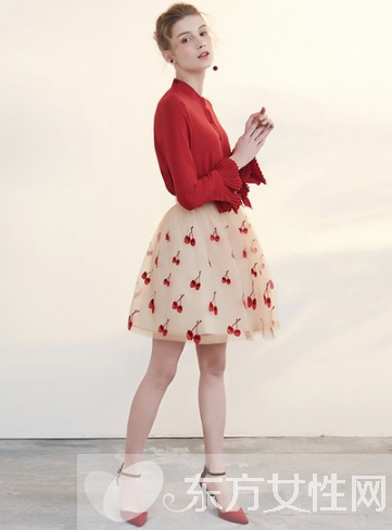 雪纺上衣怎么搭配好看 雪纺小衫助你玩转盛夏