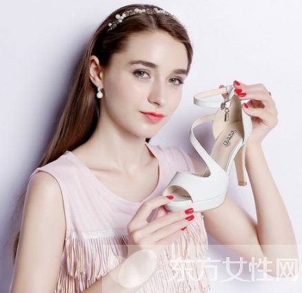 美鞋流行趋势 六款高跟鞋让你成为百变女王