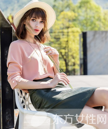雪纺上衣怎么搭配好看 雪纺小衫助你玩转盛夏