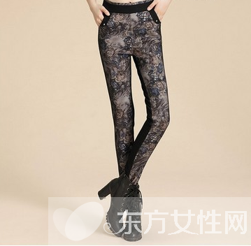 印花长裤怎么搭配 时尚街头不可回避的热潮