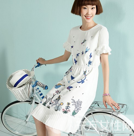 潮装搭配女 张扬的小确幸为夏日注入生命力