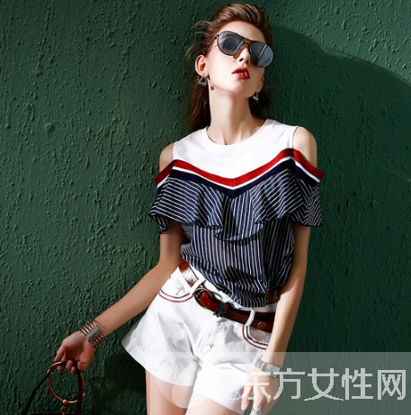 短袖T恤怎么穿才时尚 随性自在以不变应万变