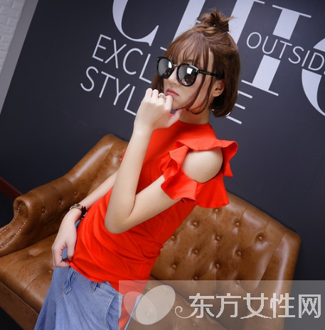 短袖T恤怎么穿才时尚 随性自在以不变应万变