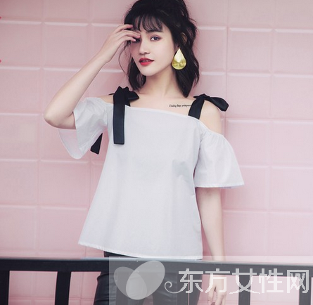 时尚女郎穿衣打扮 细节小衫玩出更多新花样
