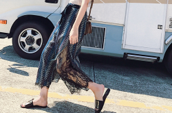 印花长裤怎么搭配 时尚街头不可回避的热潮