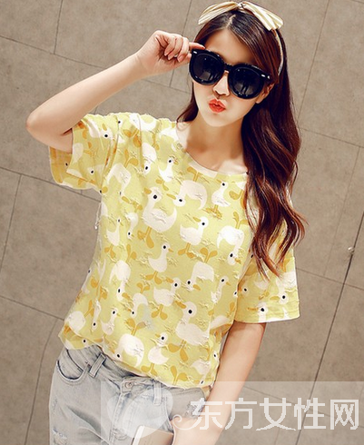 卡通t恤减龄搭配 童心未泯是值得骄傲的事情