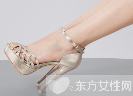 美鞋流行趋势 六款高跟鞋让你成为百变女王