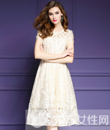夏季连衣裙搭配 从女孩到女人连衣裙最懂我们