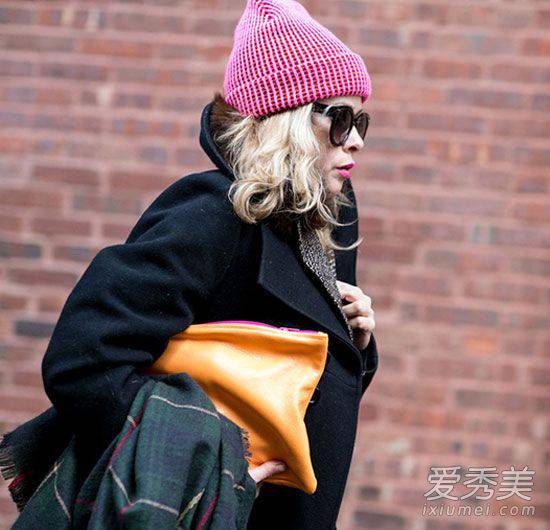 毛线帽+冬装 让你像街拍画报一样美 毛线帽戴法