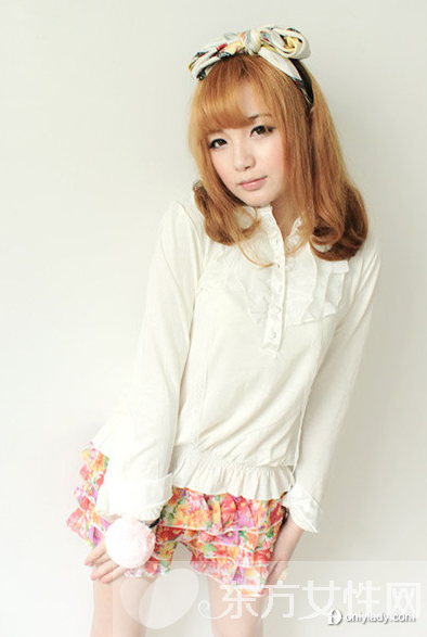 日系搭配技巧 潮女仲夏最爱高明度色彩点缀