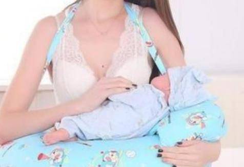  初乳是什么颜色