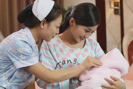 新生儿喂养的正确方法：夜里频繁要吃奶，2个方法有效缓解