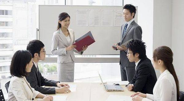 怎么教育你的孩子好，有的时候可以带他去上班？