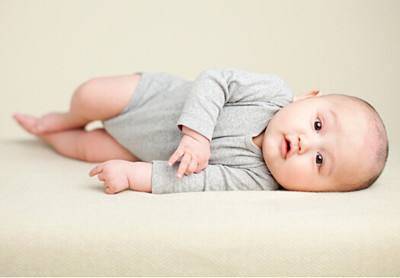 新生儿出现吐奶是什么原因