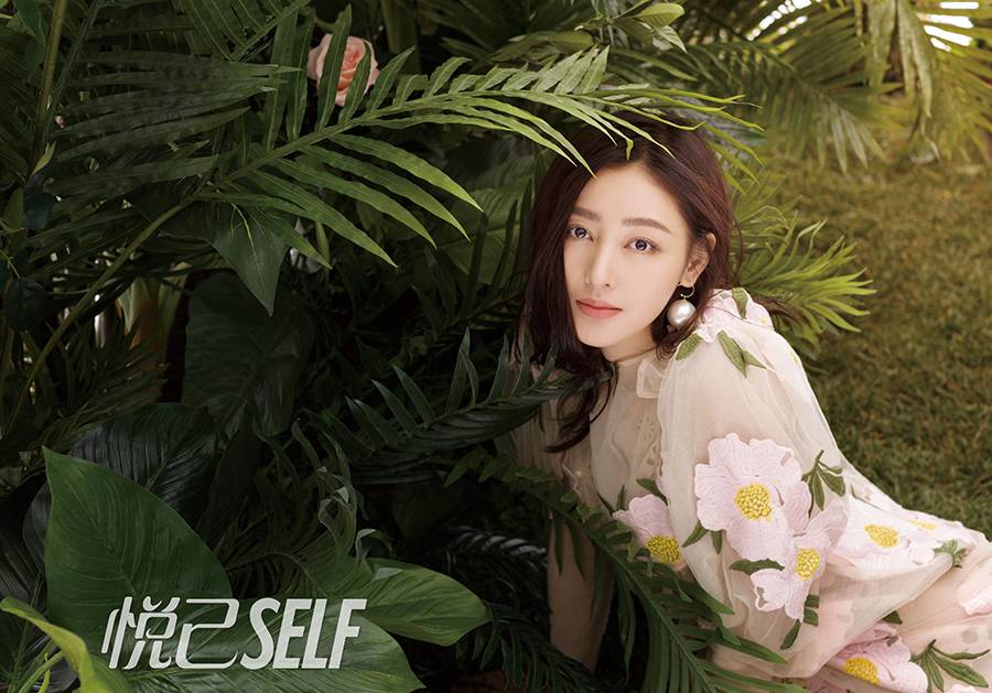 张天爱杂志封面时尚美图 演绎双重质感小秀风情