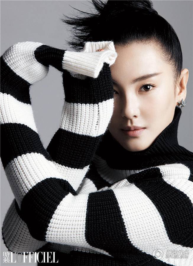 张雨绮登杂志开年封面照 简约造型点出灵动气息