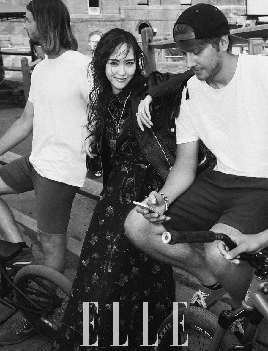 唐嫣登《ELLE》杂志封面 潇洒机车范儿霸气女汉子