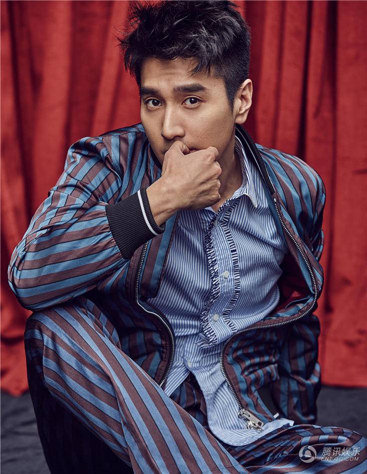 赵又廷登杂志封面大片 鬼马搞怪展型男魅力