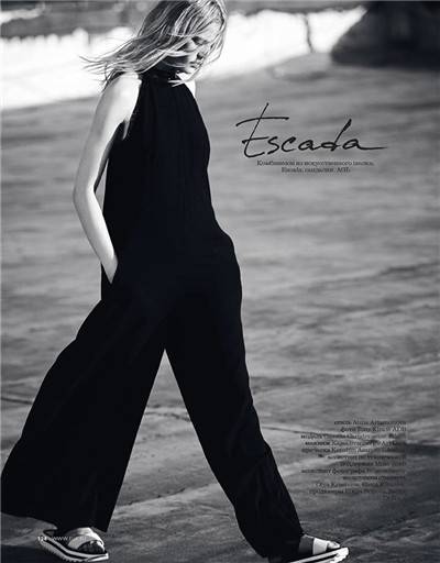 超模Camilla Christensen登《ELLE》2月刊封面