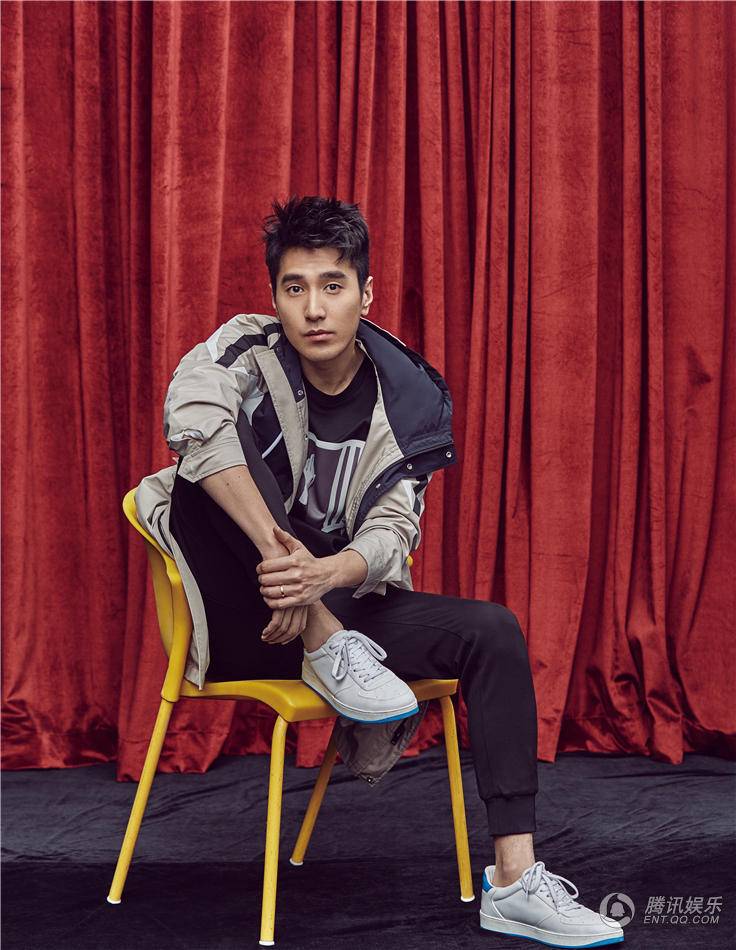 赵又廷登杂志封面大片 鬼马搞怪展型男魅力