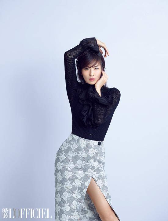 刘涛杂志封面曝光 简约干练显&ldquo;总攻&rdquo;魅力